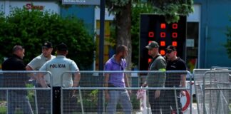 Detienen al atacante del Ministro de Eslovaquia .