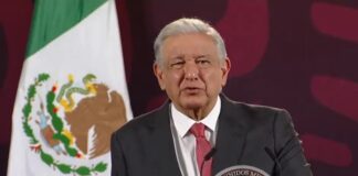 AMLO y Martí Batres acusan a madre buscadora de montaje del crematorio clandestino en CDMX.