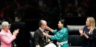 Otorga el Senado primera Medalla de Honor Armada de México al almirante José Rafael Ojeda Durán.