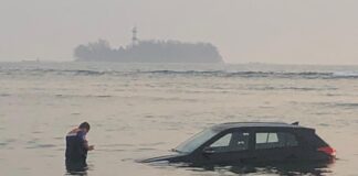 Sigue el misterio de la camioneta que apareció en el mar en #Veracruz