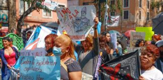 Trabajadoras sexuales y cooperativistas en La Otra Marcha del 1 de mayo .