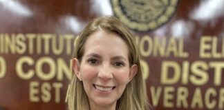 Ana Miriam Ferráez recibe constancia como diputada federal