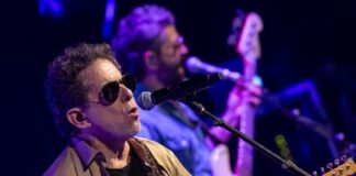 Calamaro comenzó con media horade retraso y el ánimo no decayó