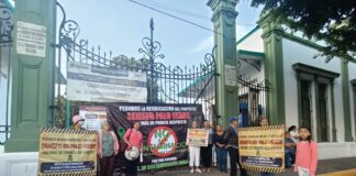 Vecinos de Palo Verde bloquean 20 de noviembre en protesta por supuesta construcción de un SEMEFO #Xalapa.