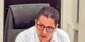 En Veracruz acusa PRI que rellenaron paquete electoral con basura para simular peso.