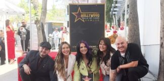 Jenni Rivera es honrada con una estrella póstuma en el Paseo de la Fama.