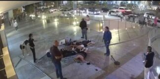 #Video: Momento en que caen jóvenes por colapso del barandal de vidrio en San Luis Potosí #SLP