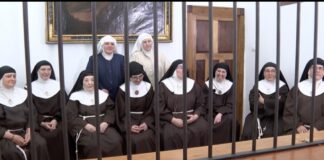 Iglesia católica excomulga y expulsa a rebeldes monjas clarisas de Belorado.