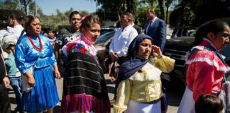 Celebración de la diversidad lingüística y el liderazgo de las mujeres indígenas en la FLIN