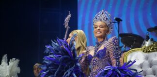 Yuri dos veces reina del Carnaval de Veracruz .