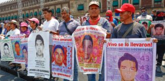 “Nos vamos sin avances” sobre Ayotzinapa, concluyen padres y madres tras reunión con AMLO.