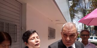 Entregan 62 mil firmas al INE para evitar que Morena cuente con sobrerrepresentación