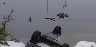 Reconocen fallecimiento de persona atrapada en auto al caer en zona inundada de zona Conurbada en Veracruz