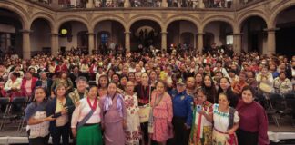 Claudia Sheinbaum reconoce a las mujeres de 60 a 64 años como las cuidadoras de la historia