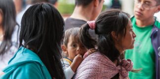 Mujeres y niñas de Ostula, hacen llamado de emergencia para detener la violencia.