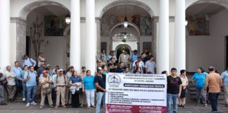 Trabajadores del SUTSCMAS protestan en Coatepec por violaciones al contrato colectivo del trabajo