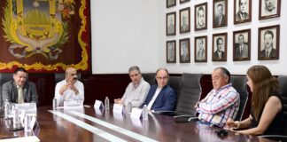 Se reúne Ricardo Ahued con empresariado estatal.