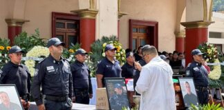 Despiden con honores a los 4 policías que fallecieron por la tormenta Chris en #Veracruz