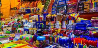 Recomiendan verificar y comparar precios de útiles escolares