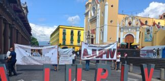 Pensionadas y jubilados lamentan falta de oficio político de Cuitláhuac García Jiménez