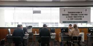 Sigue la credencialización de diputadas y diputados electos.