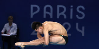 Osmar Olvera repite hazaña en clavados mexicanos 68 años después.