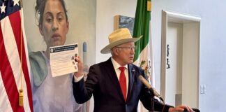 Ken Salazar confirma que”El Mayo” Zambada fue traicionado y el Chapito se entregó,