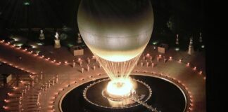 Encienden el fuego Paralímpico en París 2024 .