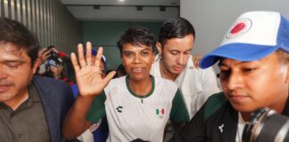 Prisca Awiti regresa a México con plata olímpica y es recibida con alegría.