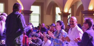 Rinde Ayuntamiento de Xalapa tributo al rock.