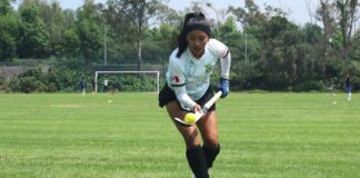 Destaca Ximena Noria, estudiante puma en el hockey sobre pasto .