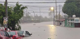 #Videos: Habitantes de Acapulco exigen que AMLO suspenda su fiesta del adiós y los atienda.