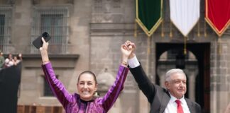 Claudia Sheinbaum acompaña al Presidente López Obrador al desfile cívico militar