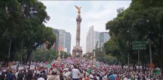 Miles de estudiantes, jóvenes y trabajadores del PJF marchan contra Reforma Judicial de AMLO