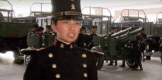 Aumenta la presencia de mujeres en el desfile militar .