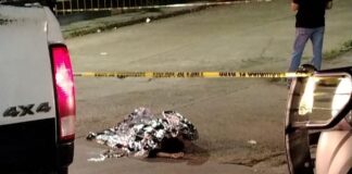 Asesinan a una mujer luego del grito de independencia en Minatitlán.