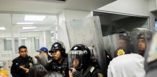 Exigen alto a represión policial en alcaldía Xochimilco .