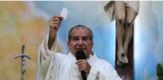 Sacerdote niega rumores de secuestro tras criticar estrategia de seguridad del gobierno de México.