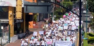 Mas de dos mil estudiantes marchan contra la Reforma judicial en #Xalapa.