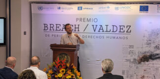 Carlos Carabaña ganador del Premio Breach/Valdez viaja a Europa.