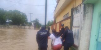 Sigue la emergencia en el sur de Veracruz con más de 2500 viviendas inundadas.