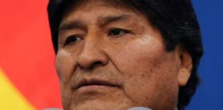 Tribunal inhabilita a Evo Morales para postularse a la Presidencia; él se proclama candidato.