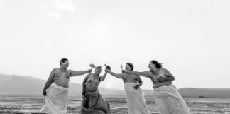 Adriana Muñoz, gana concurso del Festival Tragaluz con fotografía “Madre Mexicana: Ni la muerte la derrota”.