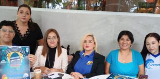 Madres de Familia de secundaria recaudan fondos para mantenimiento al plantel.