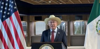 Ken Salazar responde al Gobierno de México que responsabiliza a EEUU por narcoguerra en Sinaloa