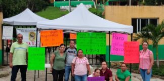 Maestros del CESER en Tantoyuca toman escuela.