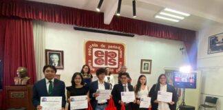 Premian a ganadores del Concurso Nacional de Periodismo Universitario.