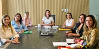 Nahle presenta a equipos en el DIF estatal y Sedecop.