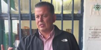 Alcaldesa del PRI pide ayuda y le mandan al ejército a desarmar a sus 5 policías dejándolos indefensos #Michoacán