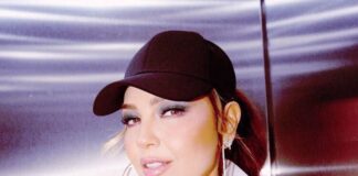 Thalía comparte el momento más especial que vive en casa después de un viaje de trabajo,